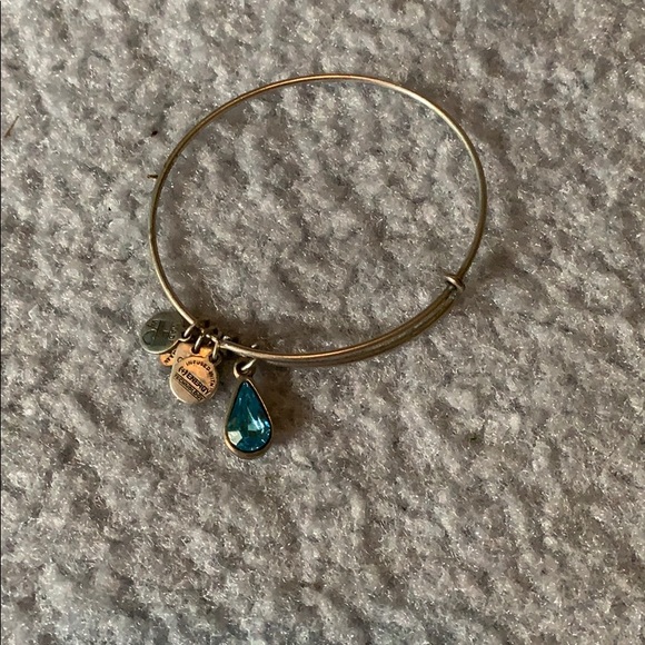 Tear drop Alex and Ani - Picture 1 of 3